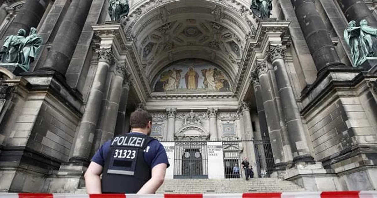 ตำรวจเยอรมันยิงชายถือมีด ในมหาวิหารเบอร์ลินบาดเจ็บ