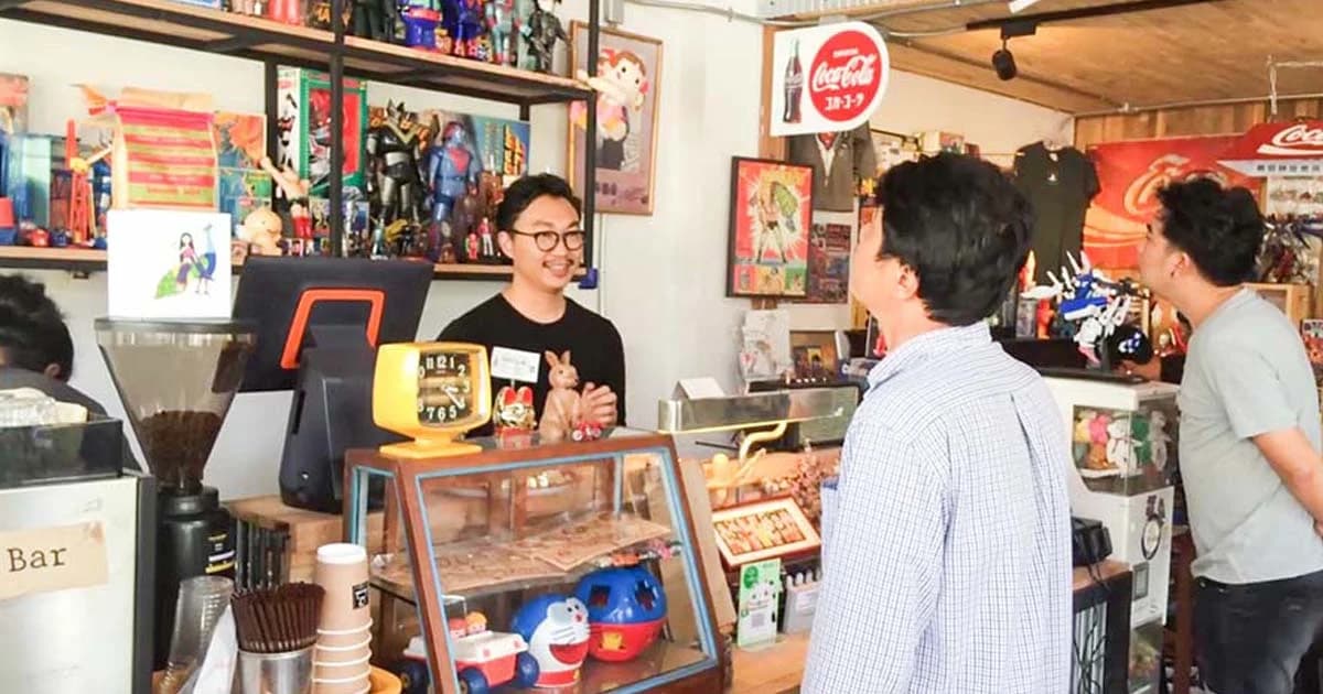 ร้านกาแฟที่เชียงใหม่สุดฮิป แต่งของเล่นย้อนยุค เอาใจคอการ์ตูน