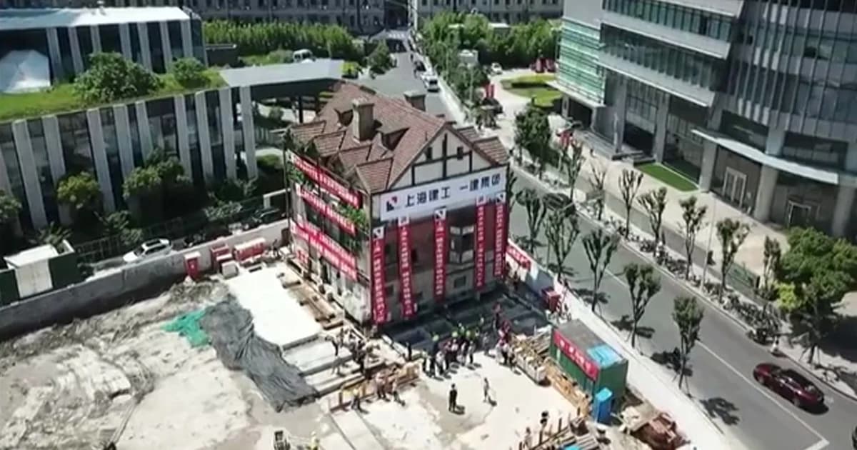 จีนย้ายอาคารโบราณอายุนับ 100 ปีทั้งหลังได้สำเร็จ โดยไม่ได้รับความเสียหาย