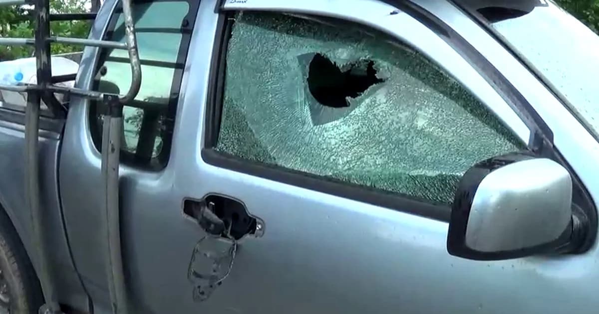 เจ้าหนี้เมืองชลสุดเดือด ! กระชากประตู-ทุบกระจกแตก ก่อนขู่พาพวกมาทำร้าย