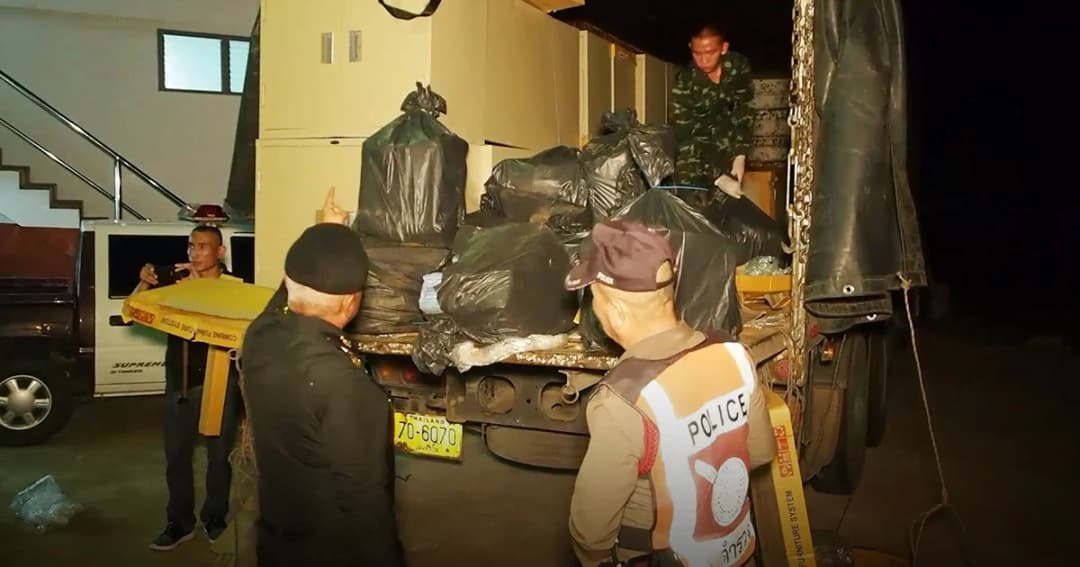 สกัดจับรถขนเฟอร์นิเจอร์ ซุกยาบ้า 13 ล้านเม็ด คาด่านลำปาง