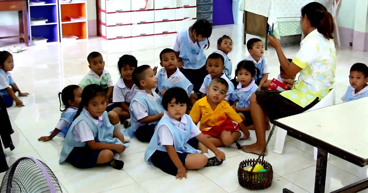 รองผู้ว่าฯ ตรัง ตรวจสอบข้อเท็จจริง ชาวบ้านทอดผ้าป่าจ้างครู