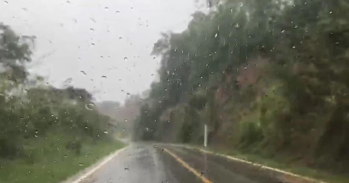 ผู้ว่าฯแม่ฮ่องสอน เตือนหมู่บ้านเสี่ยงดินโคลนถล่ม