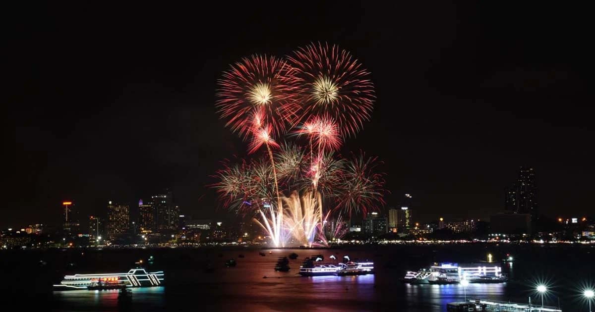 ตระการตาพลุนานาชาติ เมืองพัทยา 2018