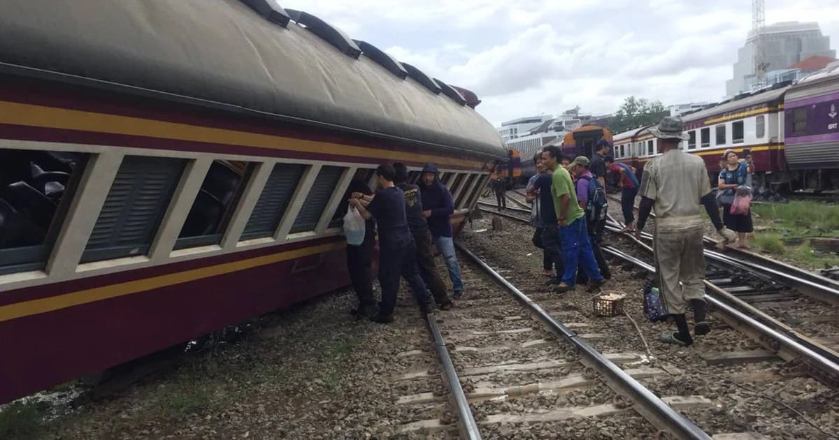 รถไฟตกรางที่หัวลำโพง ไม่มีผู้บาดเจ็บ คาดใช้เวลา 3 ชม.กู้