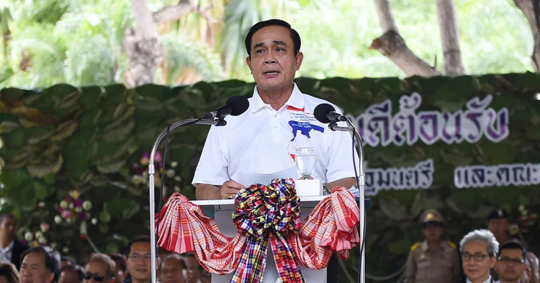 ครม.สัญจรพิจิตร-นครสวรรค์ นายกฯ พบปะชาวบ้านด้วยความเป็นกันเอง