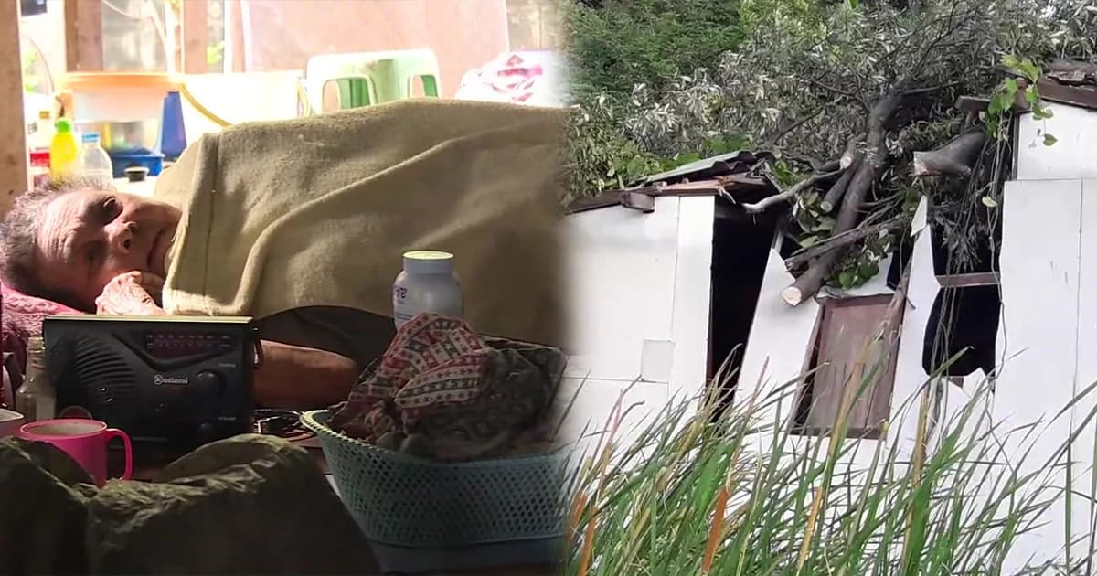 ยายป่วยติดเตียงแทบช็อก พายุพัดถล่มชุมชนพังยับ