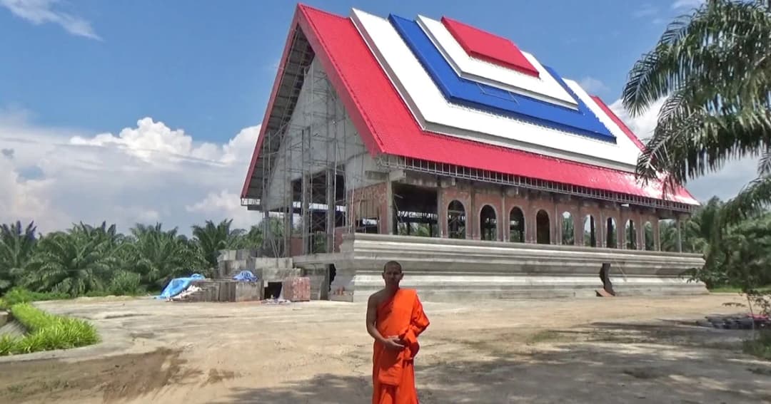 วัดควนอินทนินงาม สร้างอุโบสถหลังคาสีธงชาติไทย หวังดึงคนเข้าวัด