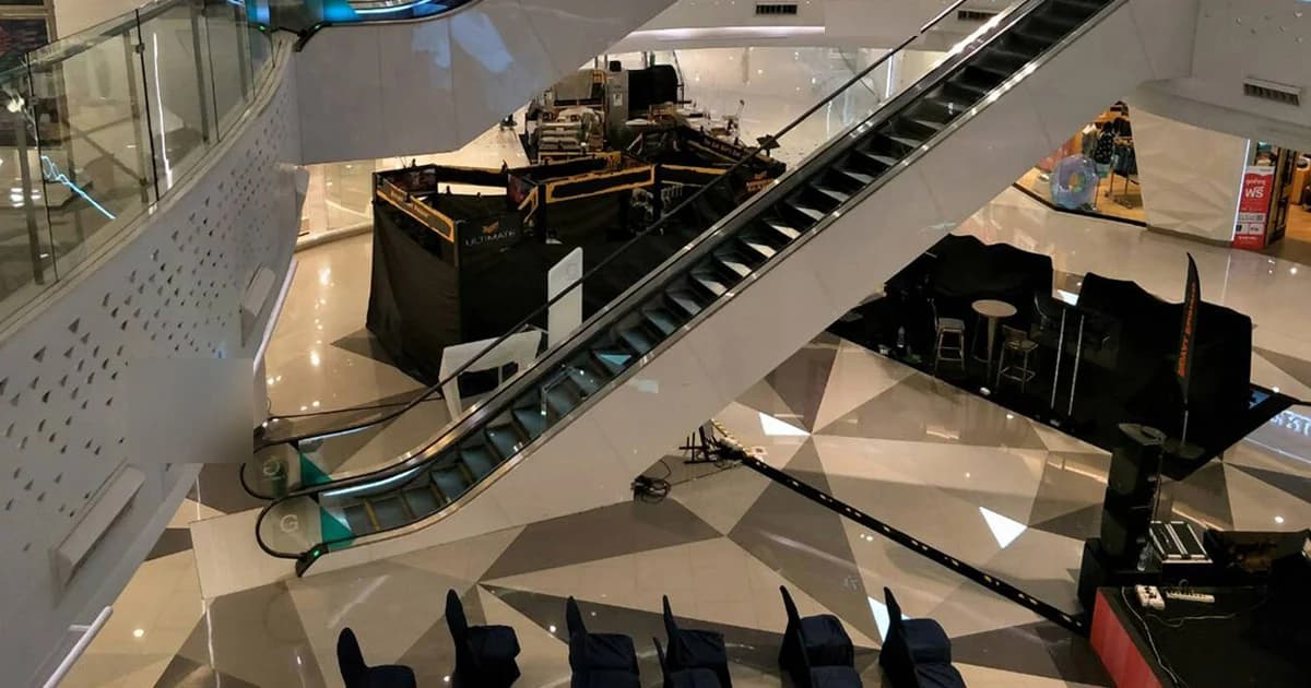 หนุ่มใหญ่เครียดกระโดดห้างดังย่านรังสิตเสียชีวิต