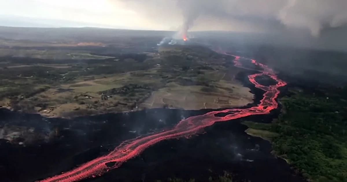 เปิดคลิป ลาวาภูเขาไฟฮาวาย เผาวอดบ้านเรือนกว่า 600 หลัง