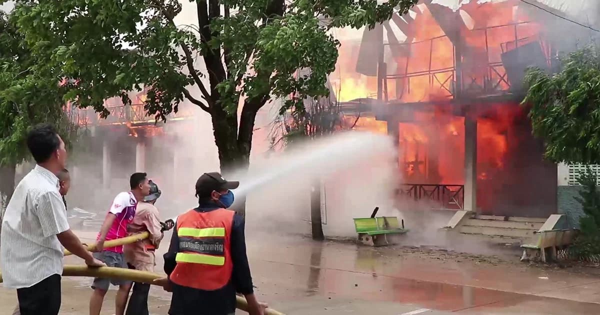 นาทีชีวิต! ครูวิ่งเอาชีวิตรอด ไฟไหม้อาคาร ร.ร.อนุบาลวอดทั้งหลัง สูญกว่า 5 ล้าน