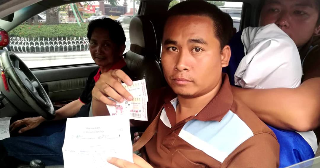 หนุ่ม อบต.เมืองแพร่ดวงเฮง มาแข่งเปตองอยุธยา ถูกลอตเตอรี่ 12 ล้าน       