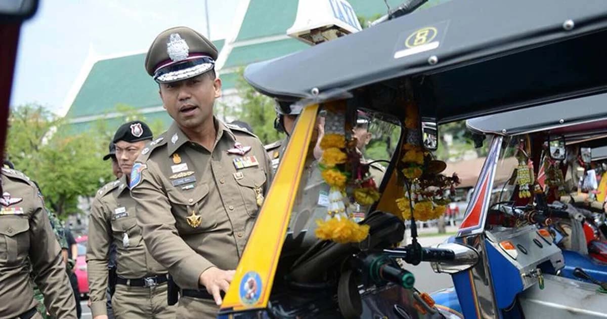 จับแก๊งตุ๊กตุ๊ก หลอกขายทัวร์นักท่องเที่ยวอ้างพระบรมมหาราชวังปิด