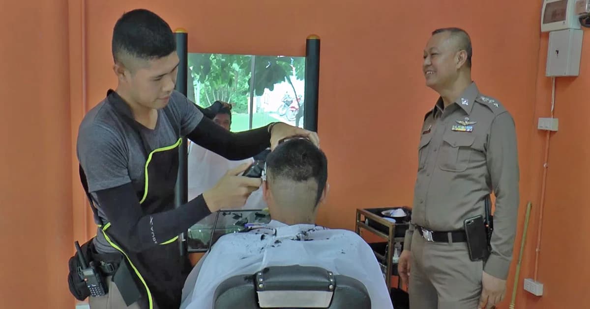 ผกก.เมืองนนท์ไอเดียเก๋ เปิดร้านตัดผมทรงตำรวจ 20 บาท ให้ลูกน้องมีรายได้-ลดภาระ คชจ.