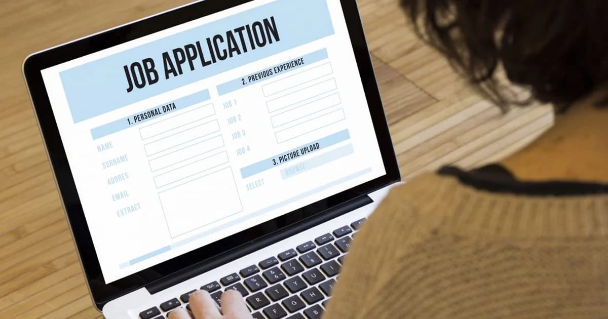 ก.แรงงาน ตั้งเป้าแก้ปัญหาจบ ป.ตรี ว่างงาน ให้มีงานทำใน 3 เดือน อย่างน้อยแสนคน