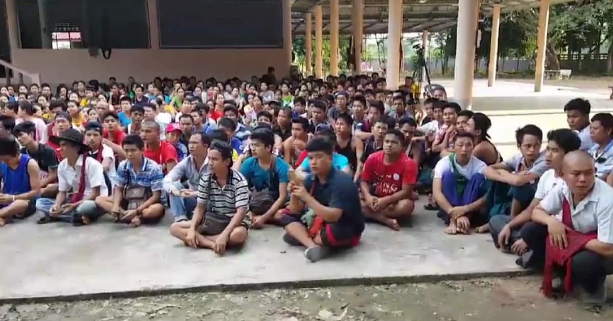 แรงงานเมียนมาประท้วง รง.ไล่ออกทั้งหมดแล้วให้สมัครใหม่ เหตุเรียกร้องค่าจ้างตาม กม.