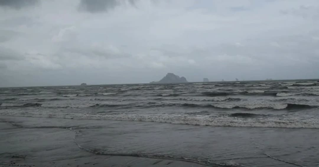 อุตุฯเตือนฉบับที่ 31 “คลื่นลมแรงบริเวณทะเลอันดามันและอ่าวไทยตอนบน”