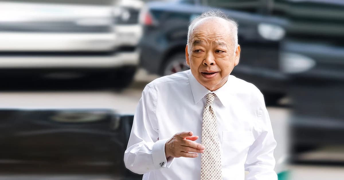 ไม่รอลงอาญา! ศาลฎีกาฯ สั่งจำคุก 2 ปี ‘สุรพงษ์’ ออกพาสปอร์ตมิชอบ