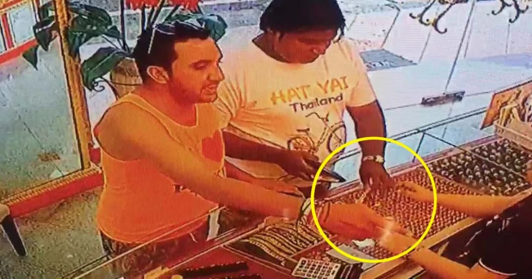 รวบ 2 ปากีฯ ตีเนียน ใช้กระเป๋าตังค์ทับฉกสร้อยข้อมือทองค่าหลักแสน