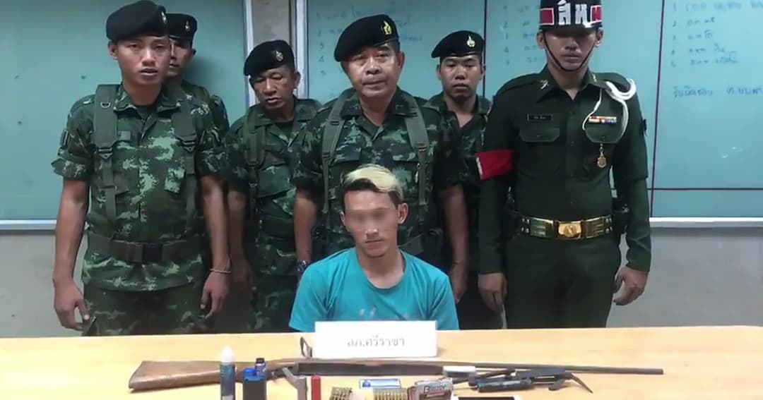 บุกค้นบ้าน จับ ‘จ๊อด ผมทอง’ ซุกอาวุธปืน-กระสุนอื้อ