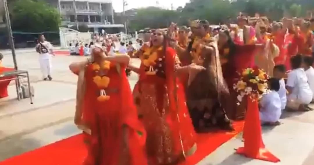 “นิด้าโพล” เผยผลสำรวจปชช.ไม่เชื่อร่างทรง-หนุนจัดระเบียบ