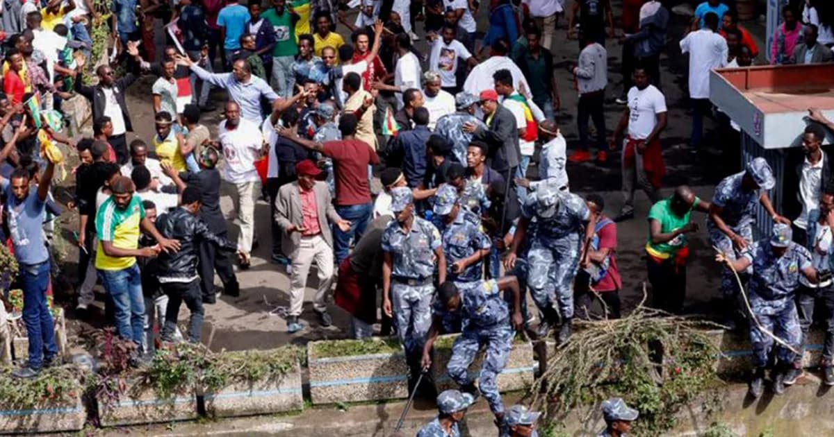 เอธิโอเปียเดือด! ขว้างระเบิดใส่ฝูงชนนับหมื่น เจ็บ 83 ขณะนายกฯ กำลังปราศรัย