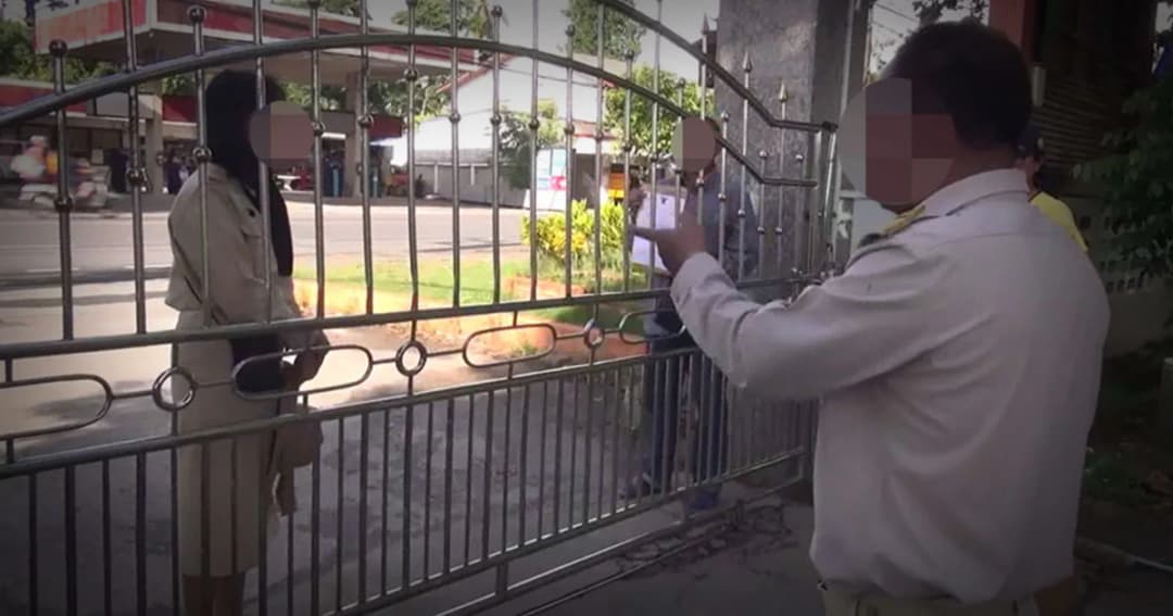 ผอ. ปะทะ ครูสาว ปิดประตูโรงเรียนไล่ พบป่วยทางจิต-ด่าทอนักเรียน