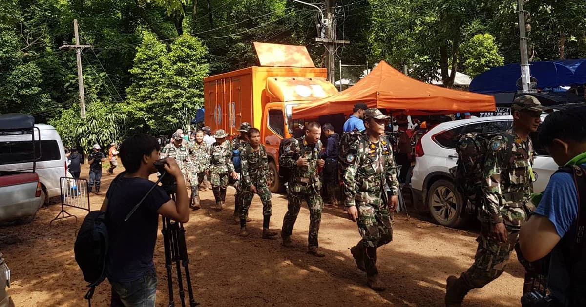 ไฟรั่วใน “ถ้ำหลวง” มี จนท.บาดเจ็บ สั่งตัดไฟทั้งหมดทันที