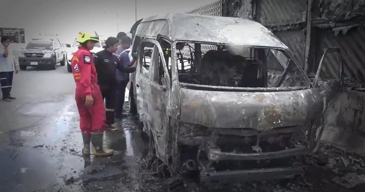 หวิดดับทั้งคัน ! ไฟไหม้รถตู้วอด บนทางด่วนดอนเมืองโทลล์เวย์