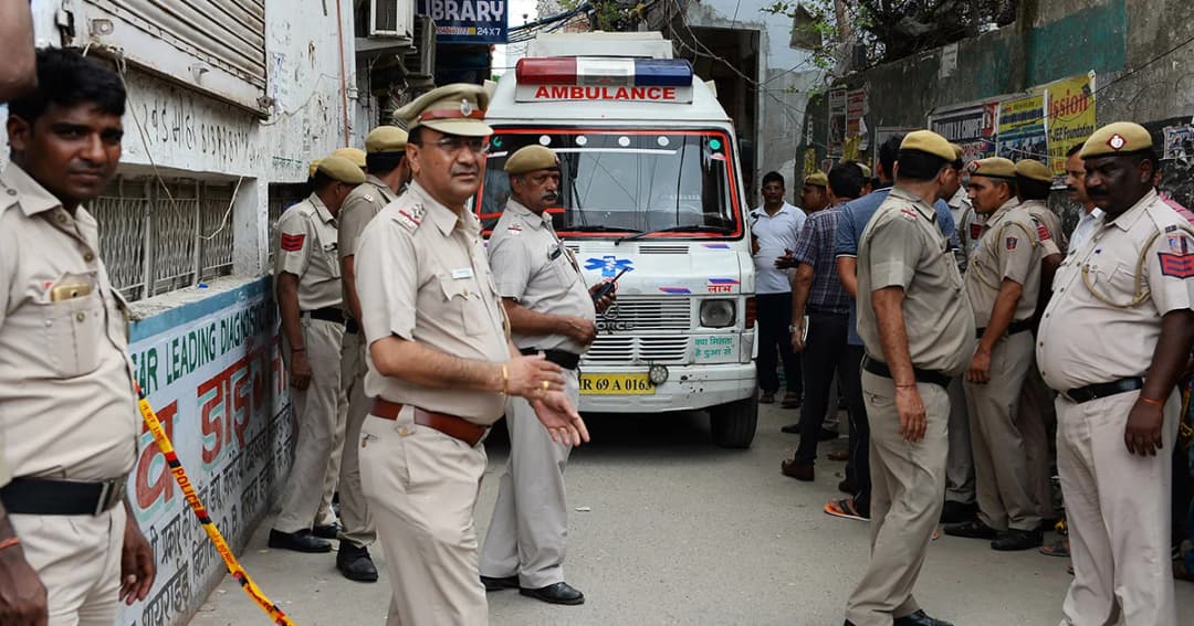 สลด! พบศพผู้เสียชีวิต 11 ราย ถูกฆ่าปิดตาและแขวนไว้ในบ้าน