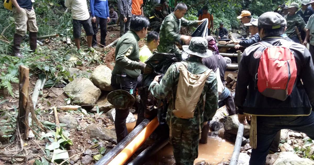 การต่อท่อ เบี่ยงทางน้ำห้วยน้ำดั้น ดอยผาหมี ประสบผลสำเร็จ น้ำไม่ไหลเข้าถ้ำหลวงแล้ว