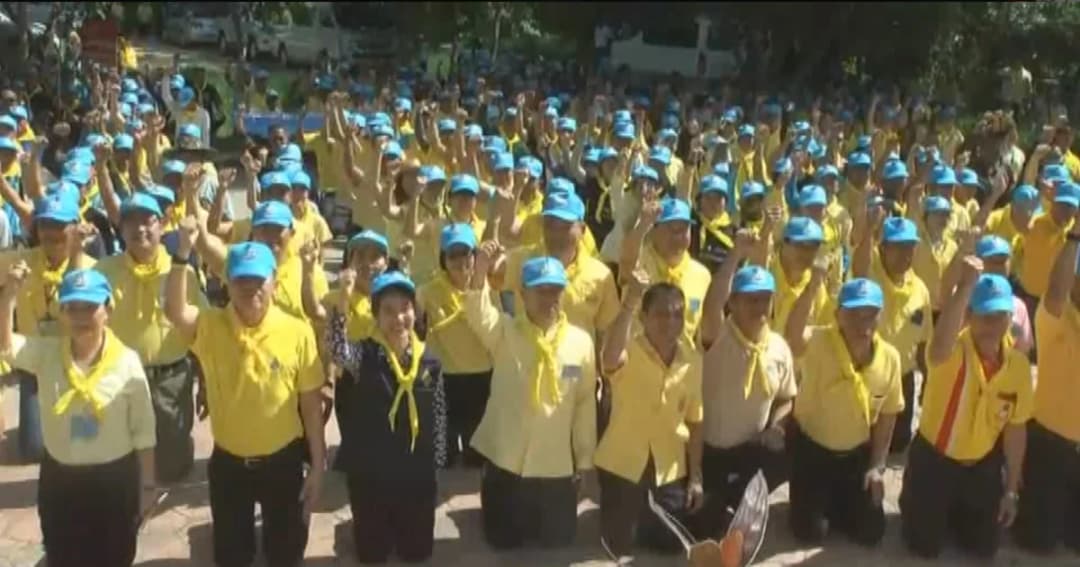 จิตอาสา “เราทำความดีด้วยหัวใจ” ร่วมทำความสะอาดสวนเฉลิมพระเกียรติฯ