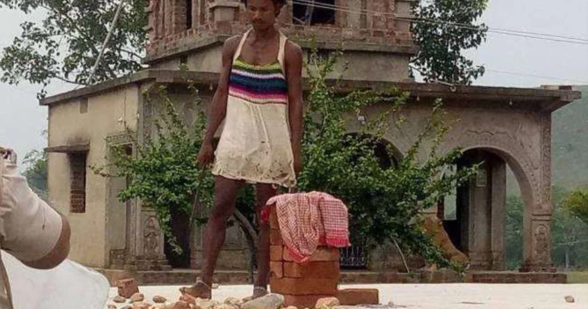 คลิปสยอง ! หนุ่มอินเดียสติไม่ดี “ฆ่าตัดหัว” ครูสาวคาโรงเรียน