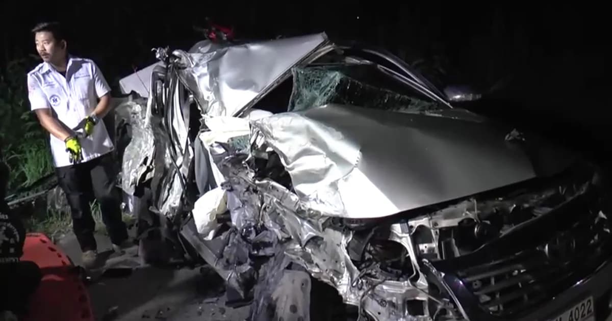 6 ล้อซิ่งสยอง ประสานงากระบะ ดับ 2 เจ็บ 2