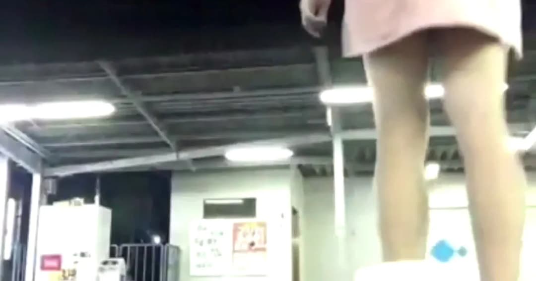 นร.หญิงญี่ปุ่นไลฟ์สดฆ่าตัวตาย! กระโดดรถไฟชน เผยเหตุน้อยใจและกำลังท้อง