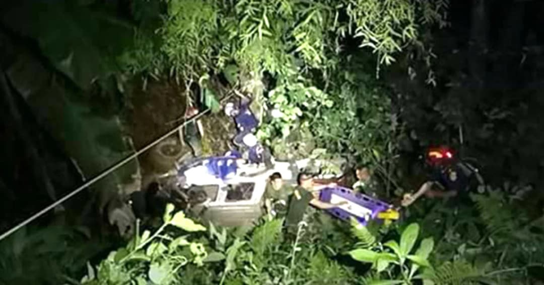 รถกู้ภัย ร่วมภารกิจถ้ำหลวง เสียหลักตกเหว ดอยผาหมี