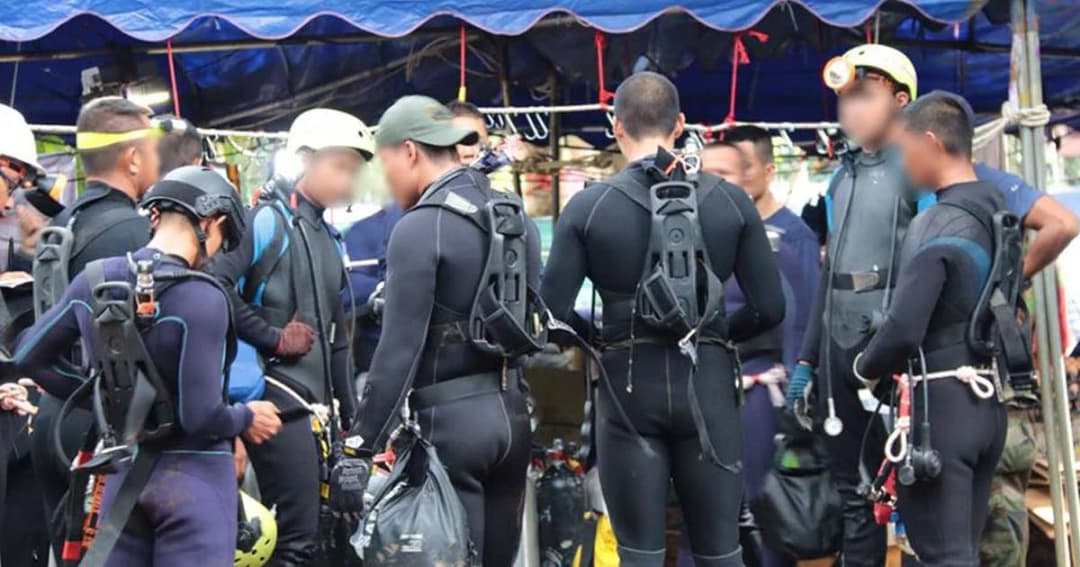 หน่วยซีลเริ่มฝึก “ทีมหมูป่า” ดำน้ำ-ตำรวจประกาศให้สื่อออกจากถ้ำหลวง