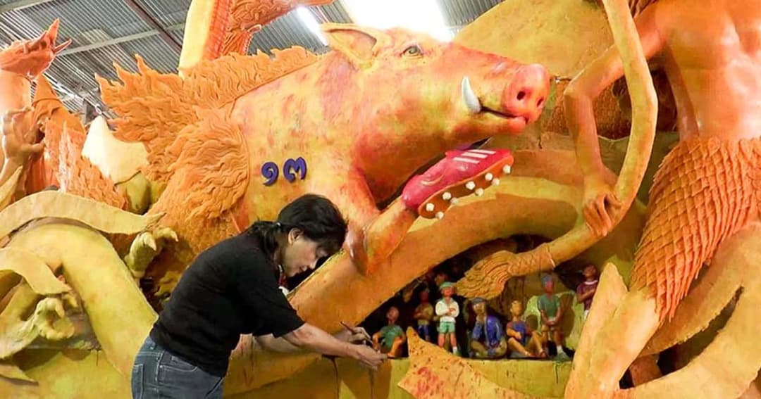 ทันสมัย ! เทียนพรรษาวัดโพธิ์ โคราช ’13 หมูป่าอะคาเดมี’