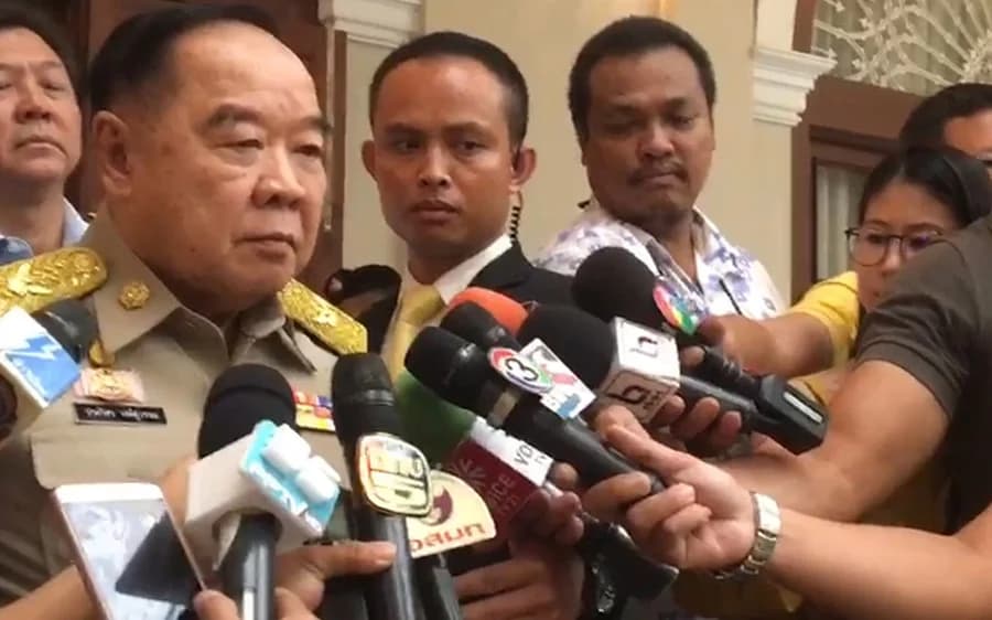 ‘ประวิตร’ ชื่นชมภารกิจช่วยหมูป่าออกจากถ้ำ