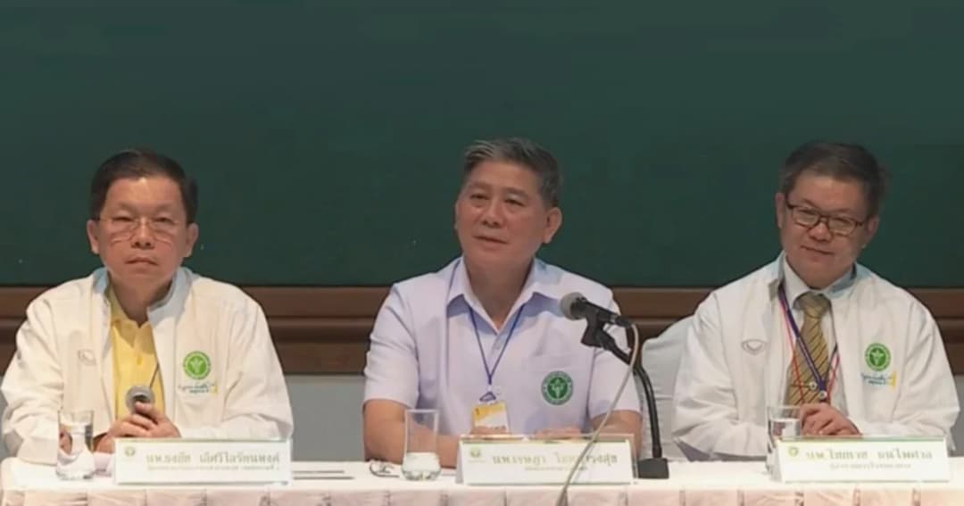 8 ชีวิตหมูป่าปลอดภัยดี แพทย์ห่วงปอดติดเชื้อ คาด 1 สัปดาห์พ่อแม่กอดได้