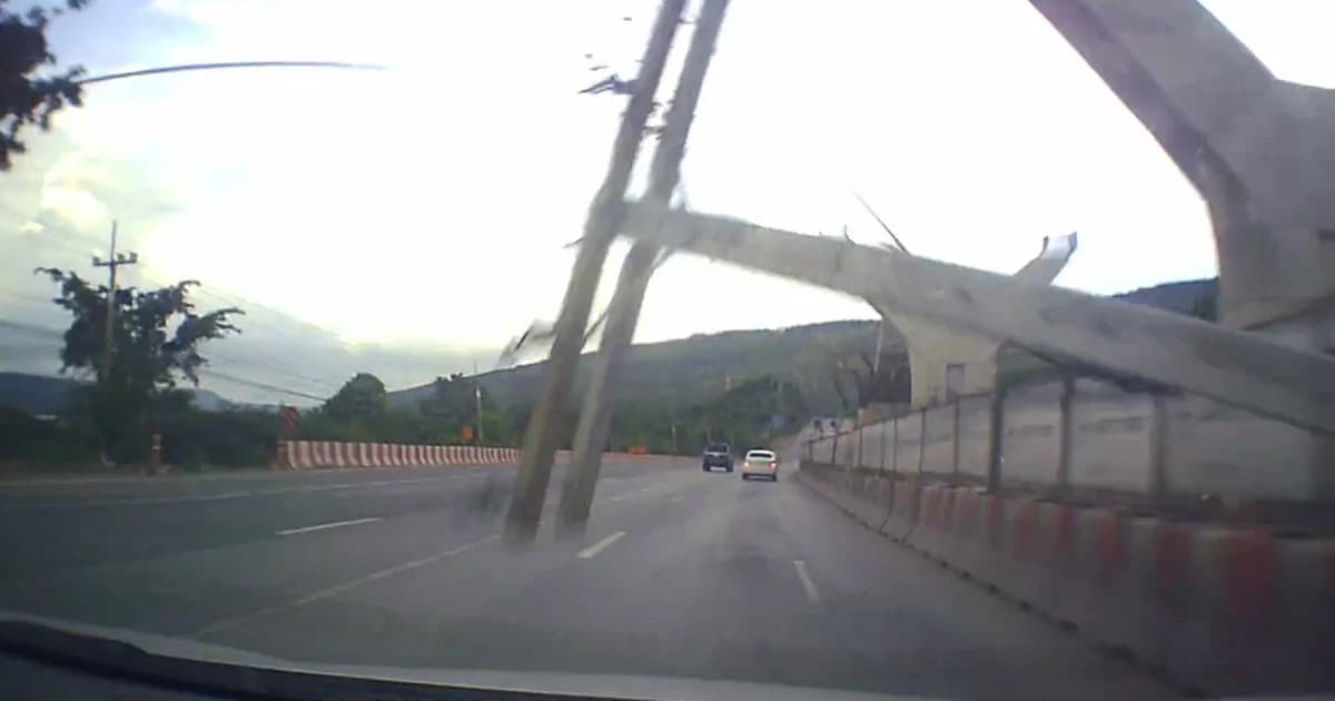 ครอบครัวโดนเสาไฟทับรถ เตรียมร้องเรียนกรมทางหลวง