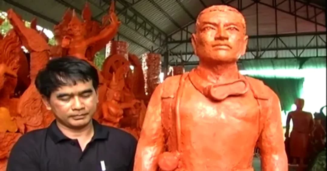 ‘โคราช’ แกะเทียนพรรษารูป ‘จ่าแซม’ อาลัยถึงวีรบุรุษถ้ำหลวง