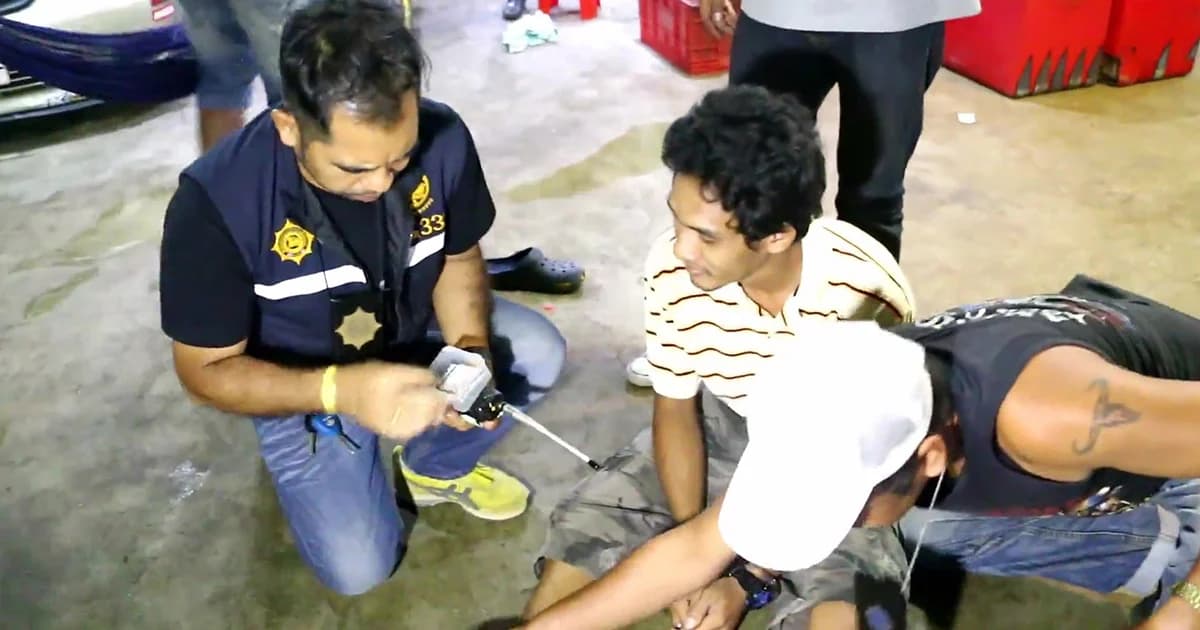 บุกจับ! พ่อค้ายาบ้า หลังขายหมึกสดบังหน้า