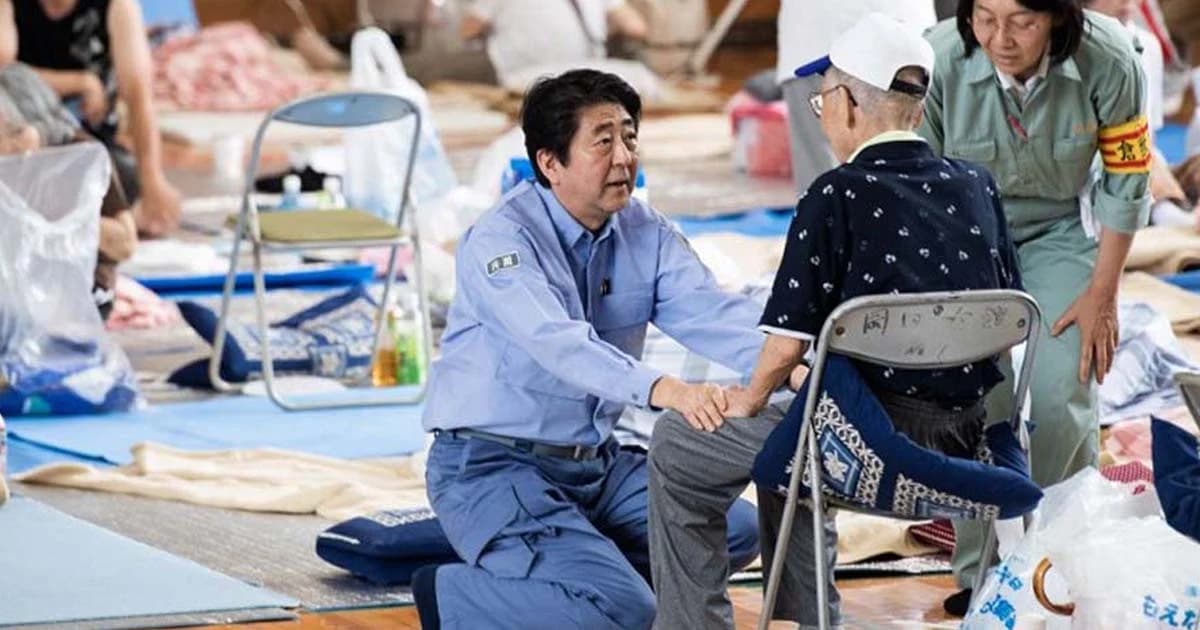 ญี่ปุ่นแยกขยะแม้น้ำท่วม-คาดเหยื่อภัยพิบัติอาจทะลุ 200 คน