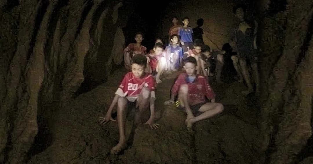 ‘ไตตั้น- ดอม’ เผยวิธีเอาตัวรอดทีมหมูป่าอะคาเดมีในถ้ำหลวง