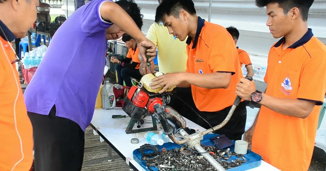 วิทยาลัยเกษตรฯ รับซ่อมฟรี เครื่องมือเกษตรชาวนารับน้ำถ้ำหลวง