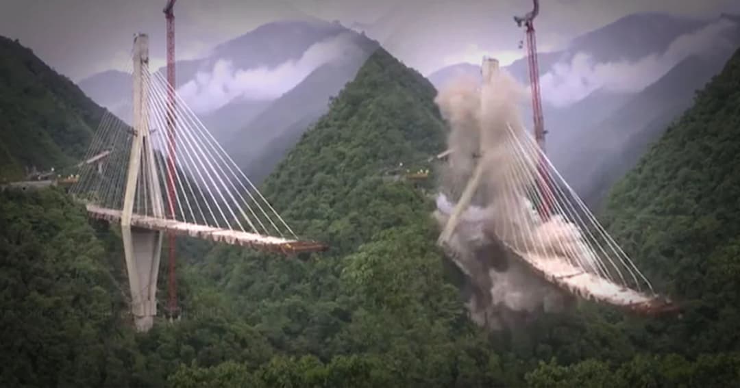 โคลัมเบียระเบิดสะพานแขวนทิ้ง หลังคนงานเสียชีวิต 10 คน ทั้งที่ยังสร้างไม่เสร็จ