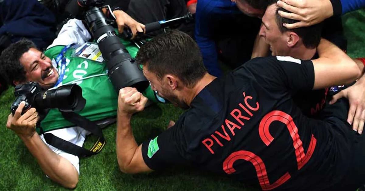 ช่างภาพโชคดีได้ภาพแบบใกล้ชิด หลังแข้งโครแอตมาดีใจตรงหน้า