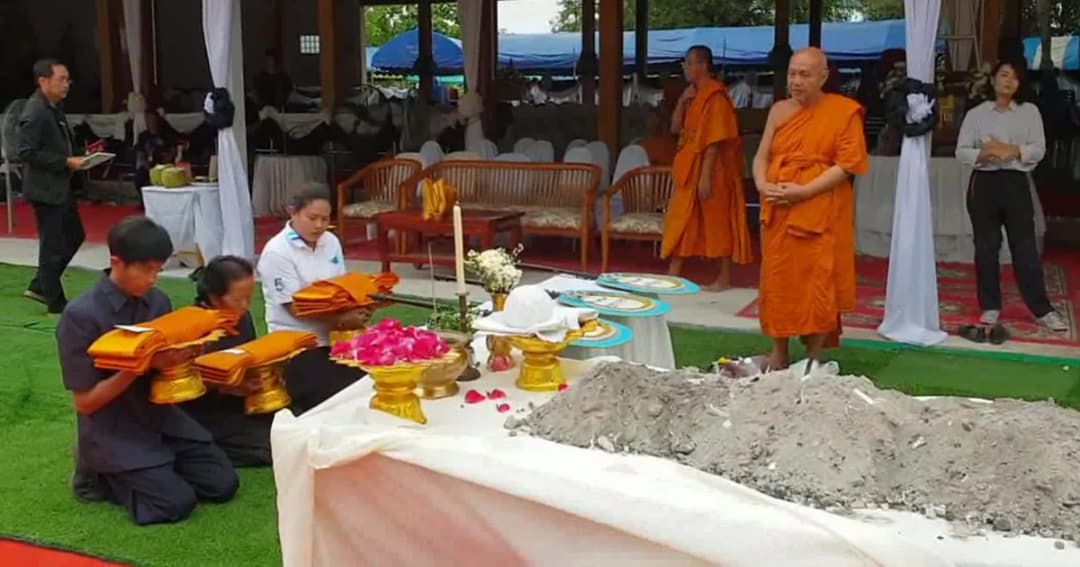 ญาติเก็บอัฐิ ‘น.ต.สมาน’ บำเพ็ญกุศล 100 วัน เจ้าคณะจังหวัดเปิดให้เคารพในฐานะวีรบุรุษ