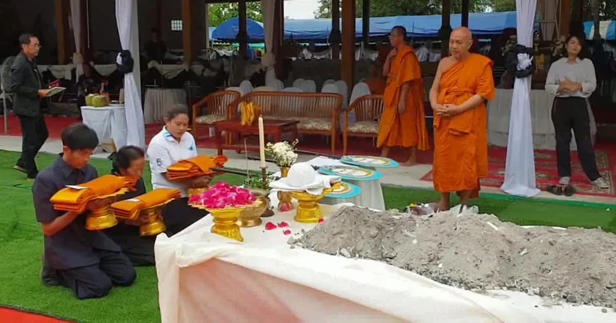 ญาติเก็บอัฐิ ‘น.ต.สมาน’ บำเพ็ญกุศล 100 วัน เจ้าคณะจังหวัดเปิดให้เคารพในฐานะวีรบุรุษ